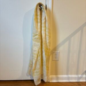 Burberry London cashmere/linen yellow/ivory scarf